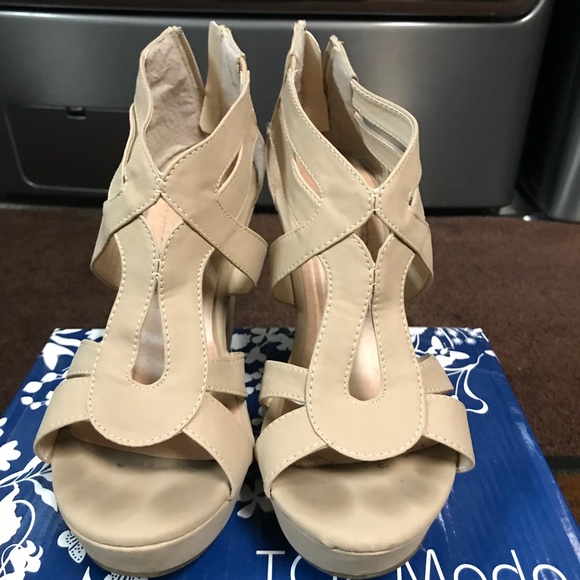 Heels - Picture 2 of 4